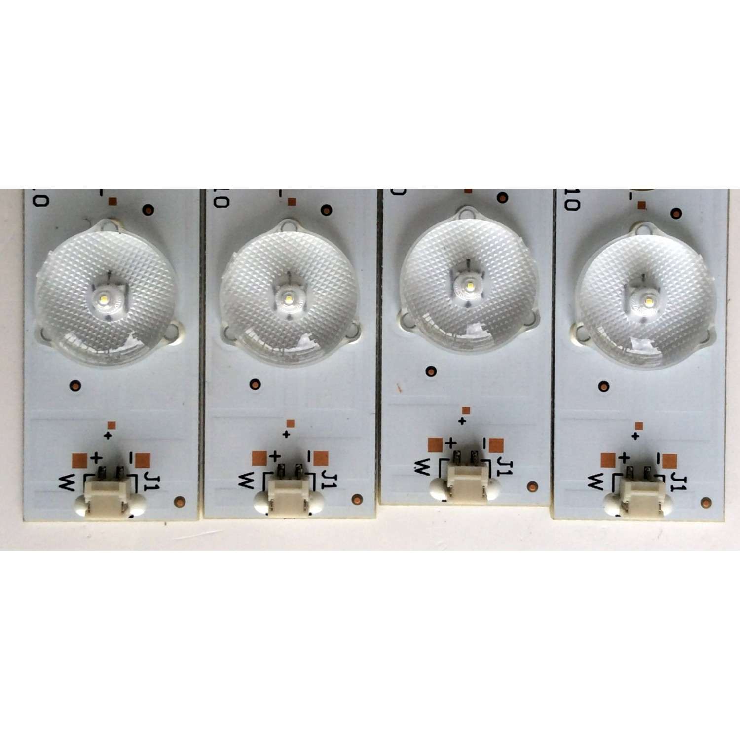 KIT DE LED`S PARA TV (4 PIEZAS) / HISENSE 1147611 / LBM400P1001-AU-3S(0) / LBM400P1001-AU-4S(0) / PANEL'S HD400DF-E32\B1\S2\GM\ROH / HD400DF-E32\S5\GM\ROH / MODELO 40H5B - Imagen 3
